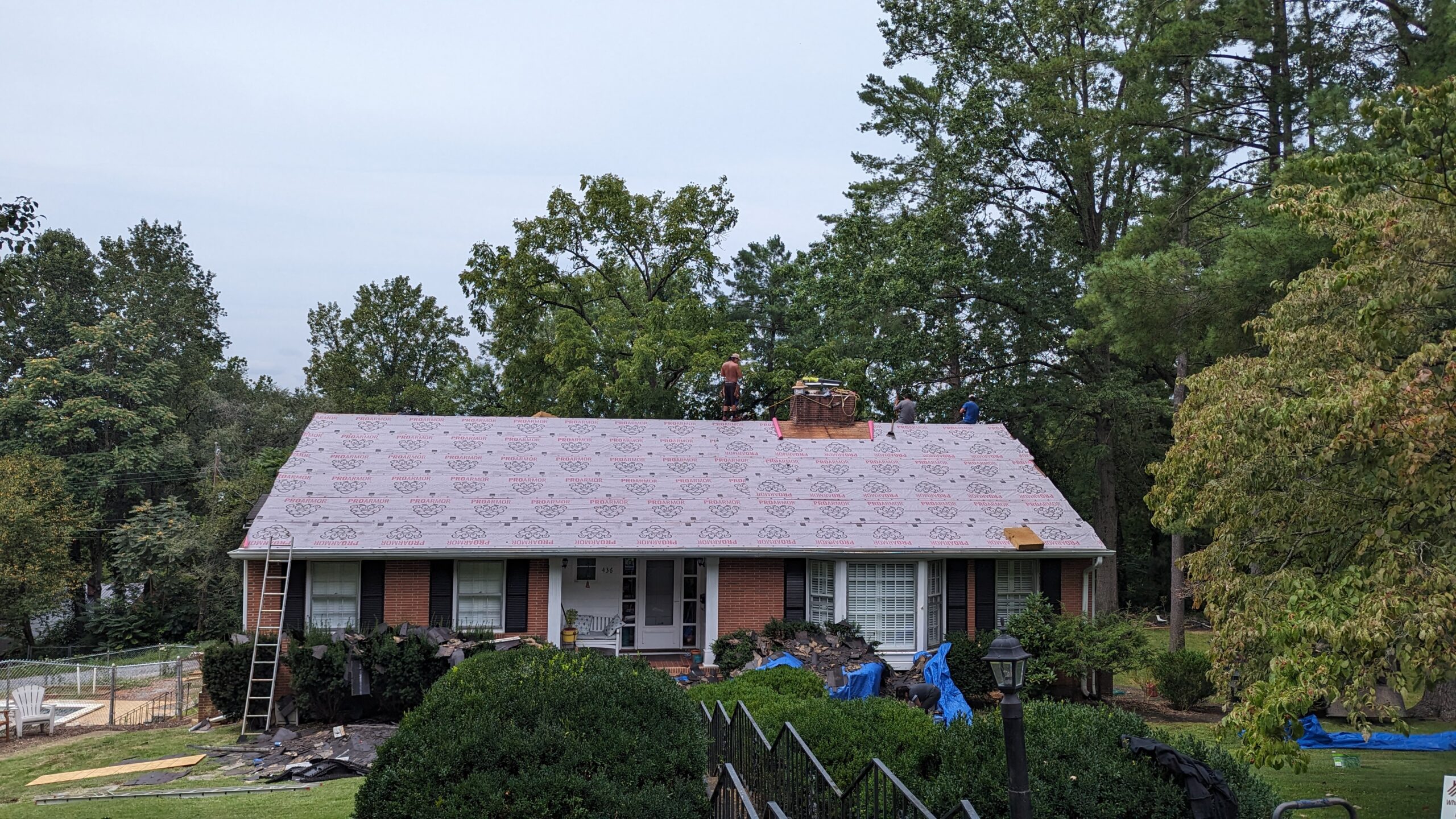 Roofer in Johnson City, Tennessee